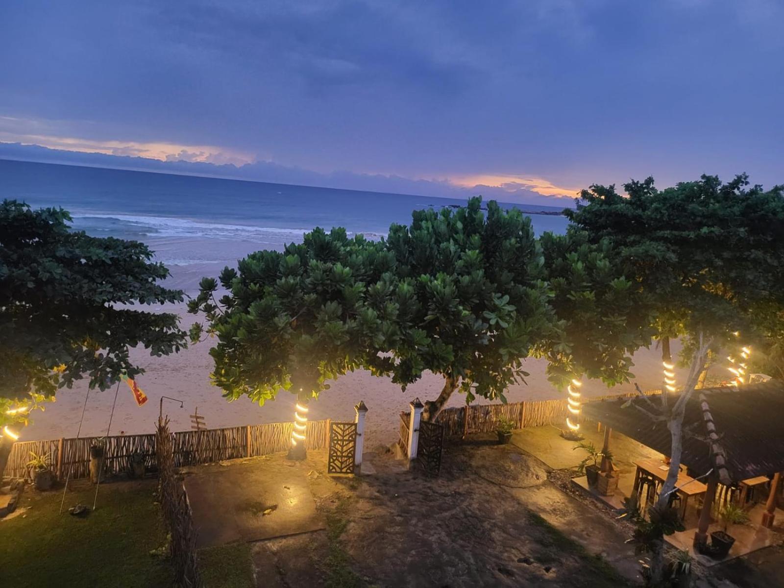 Balance Beach Resort Dikwella Exterior foto