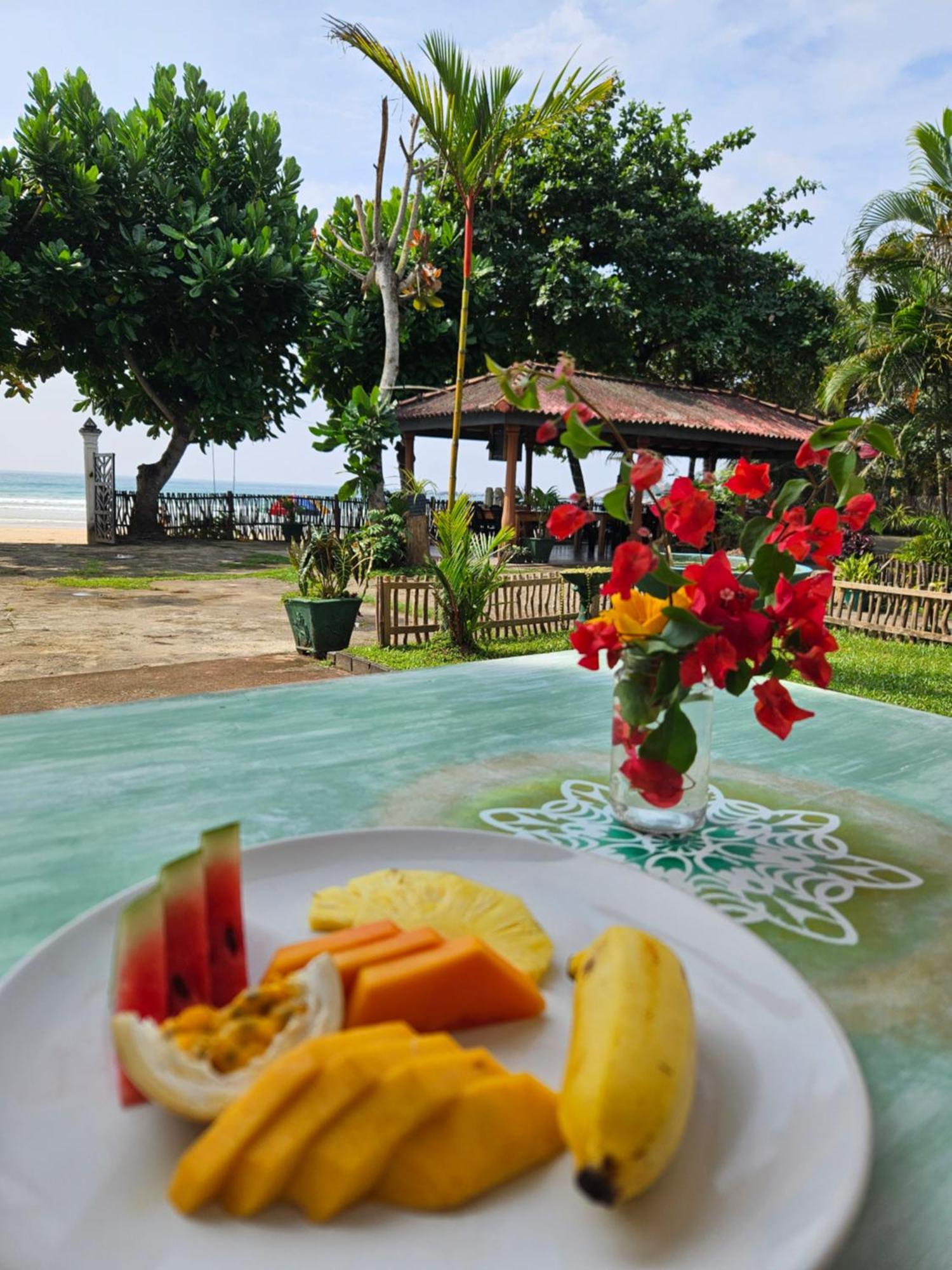 Balance Beach Resort Dikwella Exterior foto